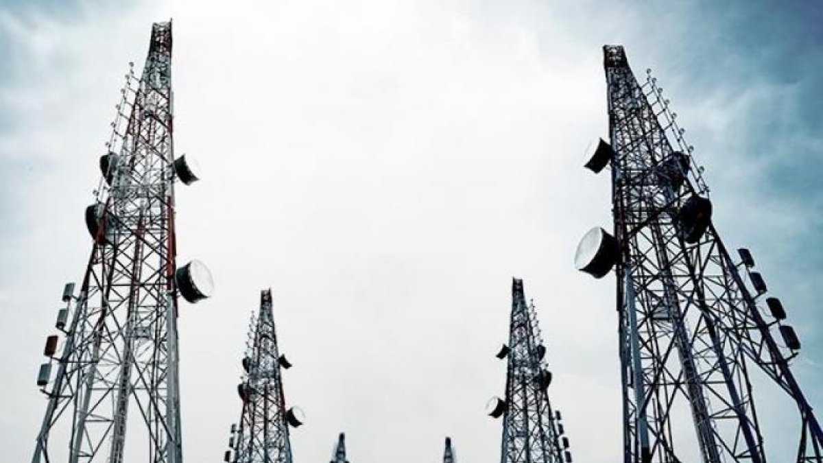 En Ecuador hay 18 millones de líneas telefónicas.