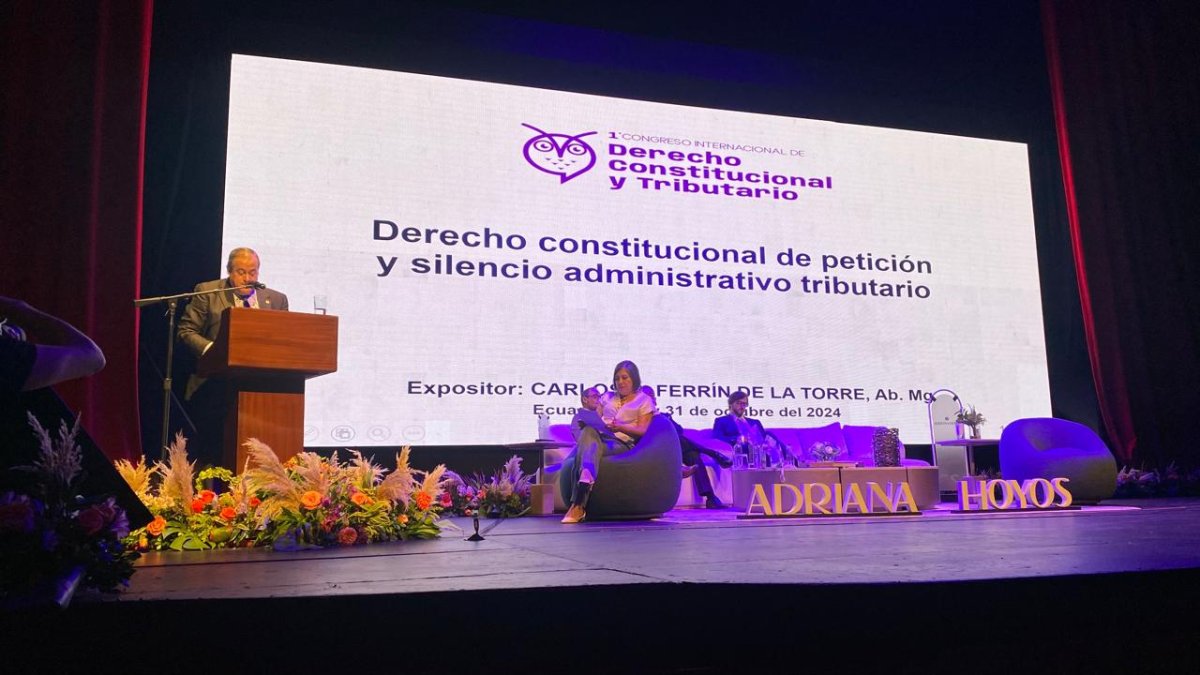 Foro. En el Teatro Sánchez Aguilar se desarrolló el Congreso Internacional de Derecho Constitucional y Tributario.