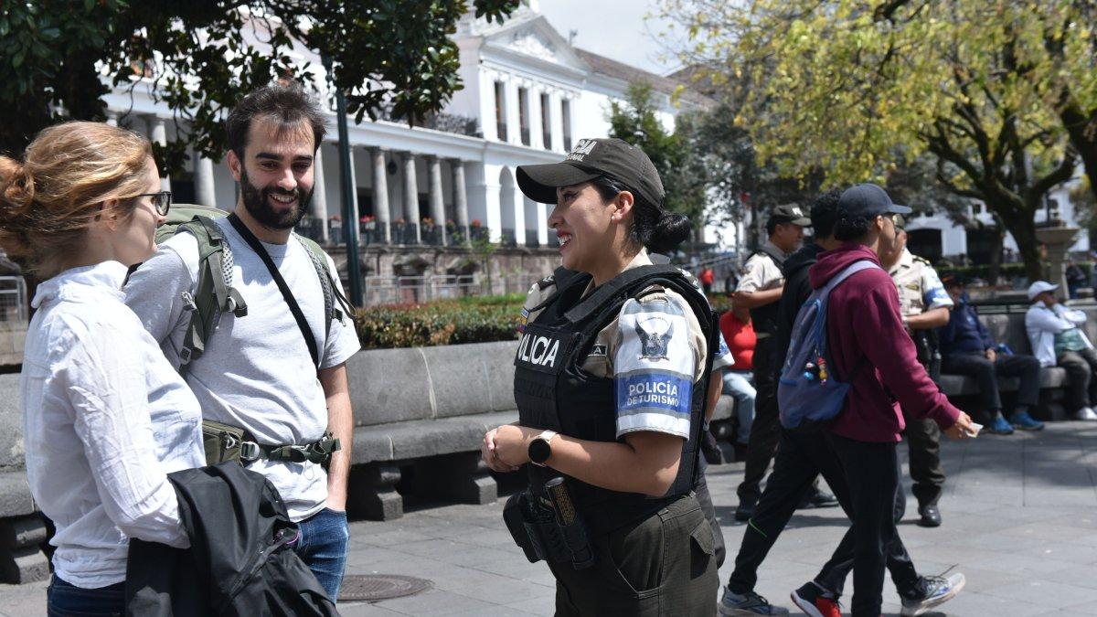 Hecho. Son 90 policías turísticos los que dan acompañamiento a los visitantes del Centro Histórico de la capital.