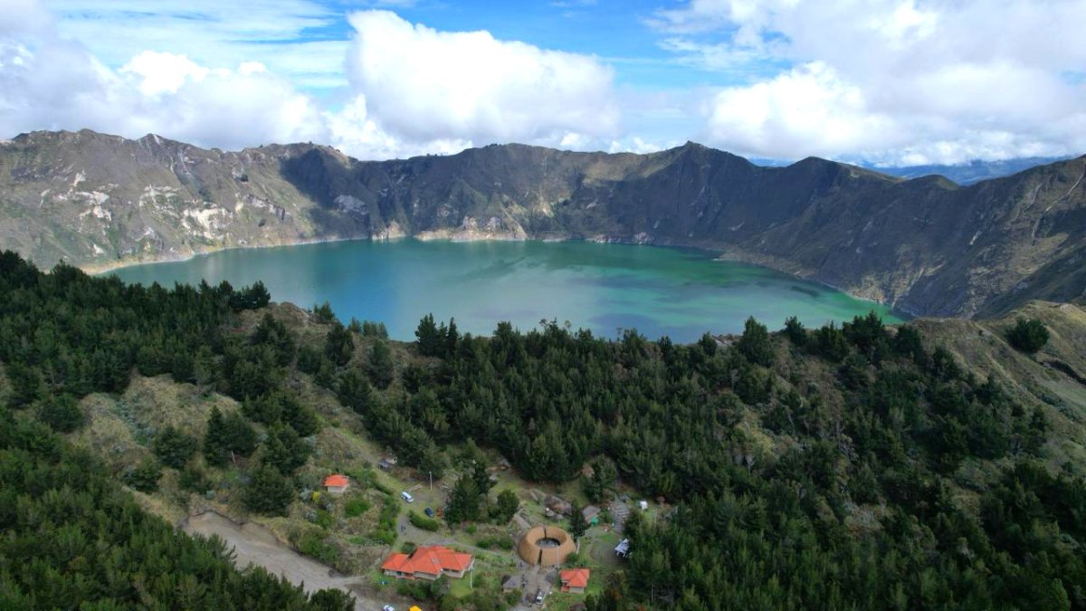 Obra. Los materiales utilizados son naturales y locales; su diseño y construcción constituyen un claro ejemplo de la vitalidad de la sabiduría de los pueblos indígenas