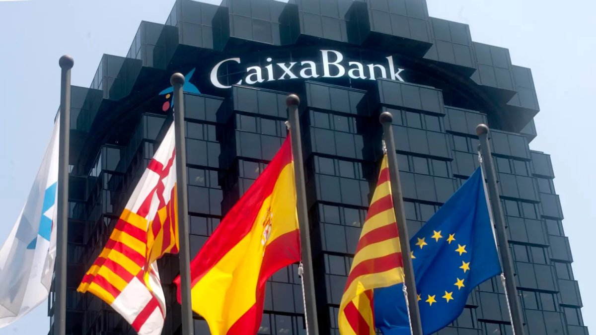 CaixaBank, grupo español, es la empresa que maneja BPI en Portugal.