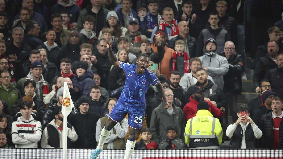 Moisés Caicedo es uno de los capitanes de Chelsea