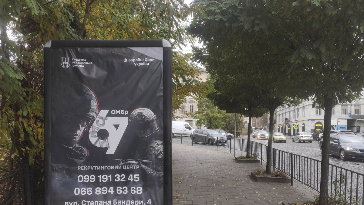 Ucrania busca soluciones mientras las fuerzas rusas logran el mayor progreso en meses en la línea del frente en octubre.