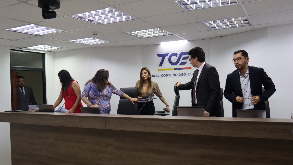 La jueza Ivonne Coloma presidente el Pleno del Tribunal Contencioso Electoral.