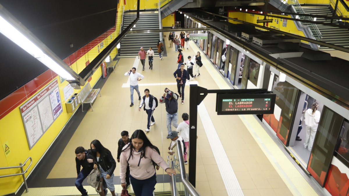 La ciudadanía está cada vez más familiarizada con el funcionamiento del servicio. En varios puntos de las estaciones hay material informativo para los usuarios.