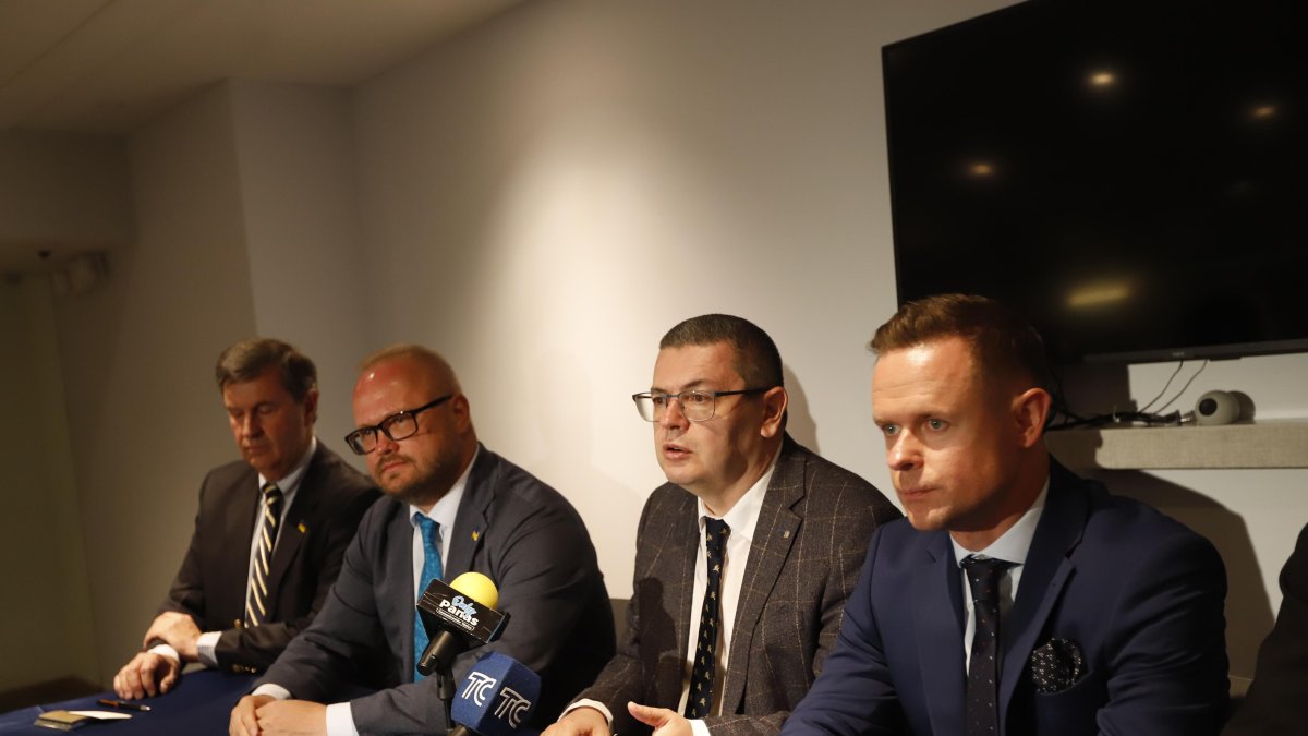 En rueda de prensa El Embajador de Ucrania en Ecuador Yuriy Polyukhovych, junto con la Comisión de Diputados de Ucrania detallaron los lazos de cooperación con Ecuador