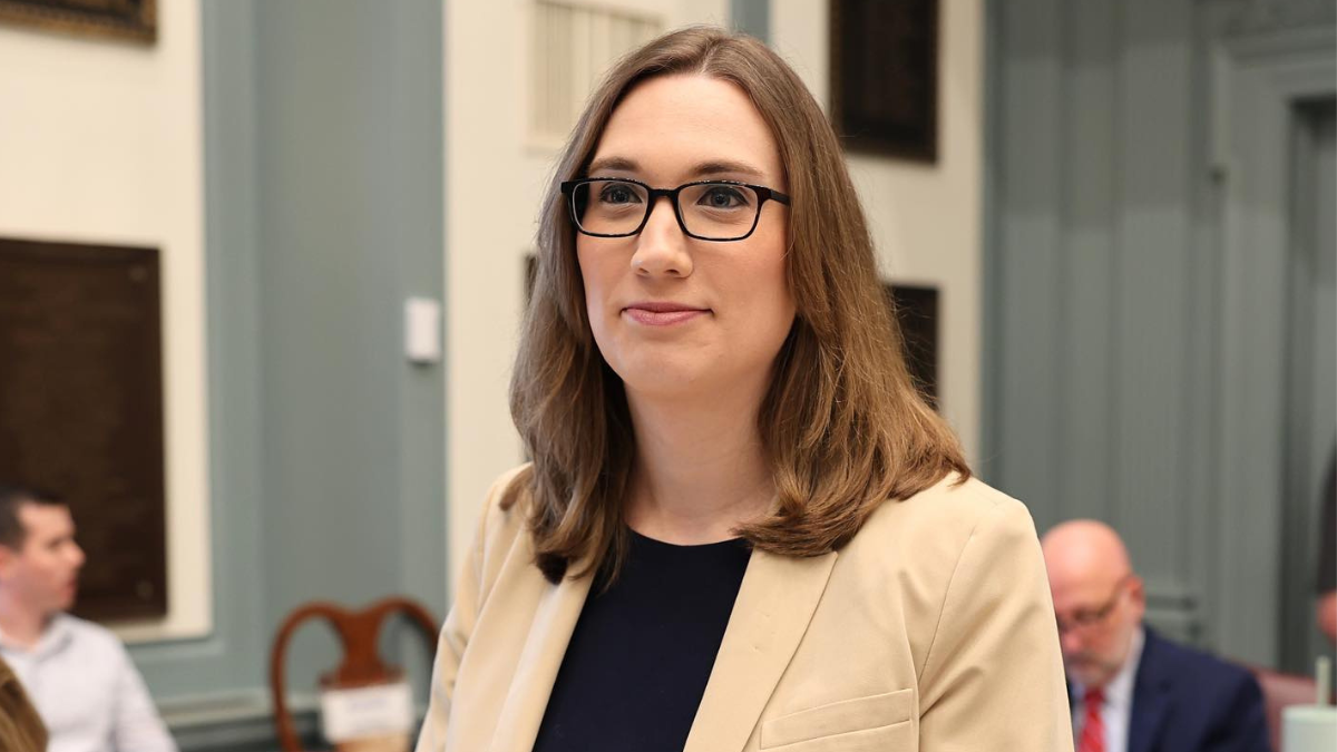 Sarah McBride fue electa en su estado Delware, por el partido demócrata.
