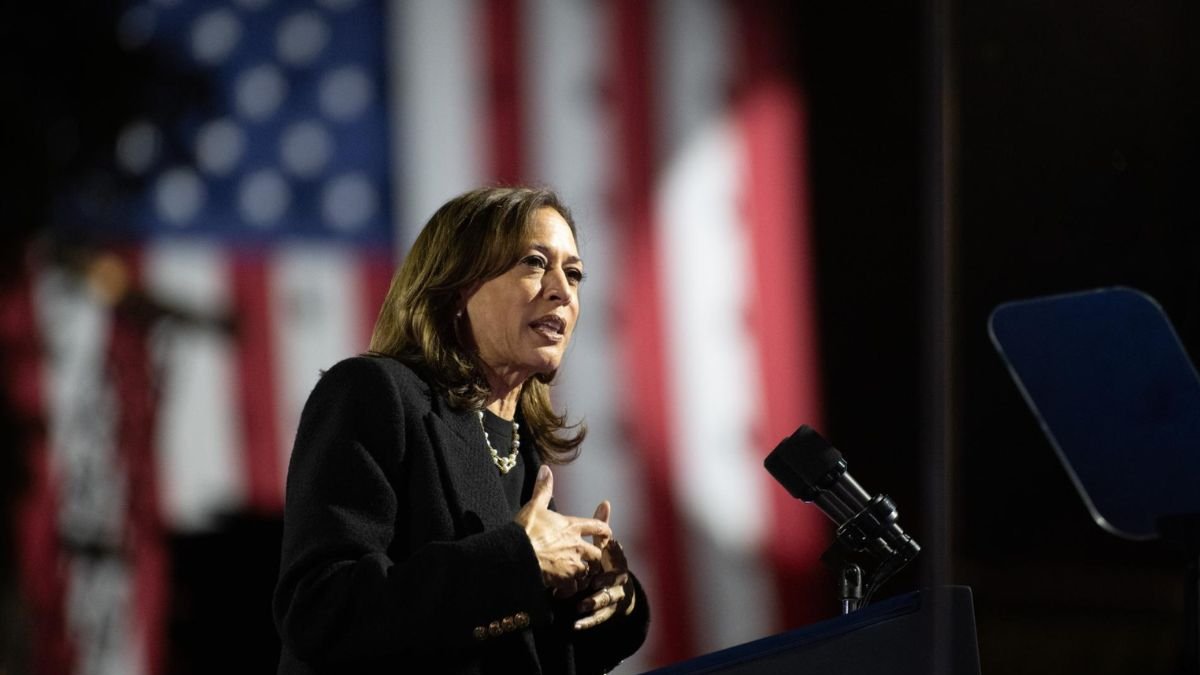 Fotografía del 5 de noviembre de 2024 en donde se ve a la vicepresidenta estadounidense y candidata demócrata a la Casa Blanca, Kamala Harris.