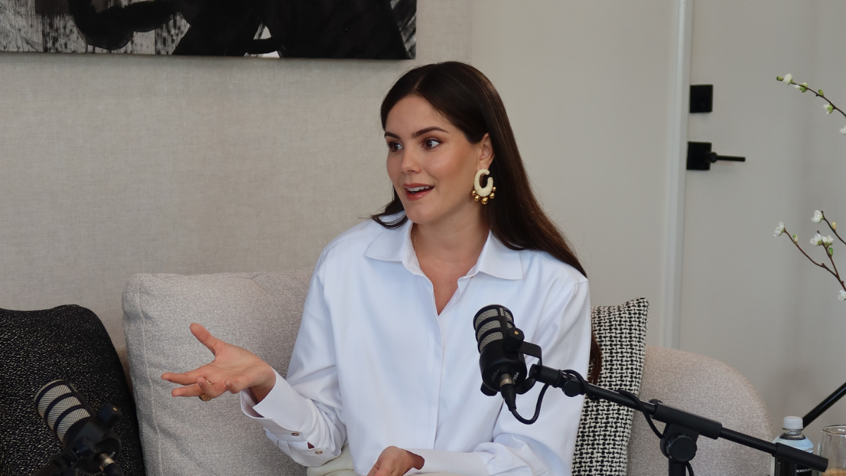 En esta entrevista, Uti nos habla de su trayectoria, sus colaboraciones con marcas importantes y su visión sobre el futuro de la moda.