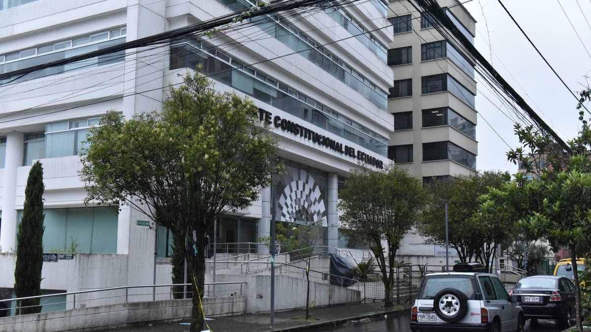 La Corte Constitucional debe renovarse por periodos.