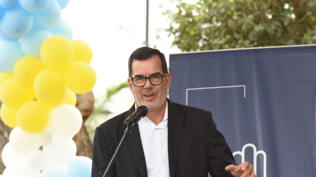 Eduardo Peña, presidente del Consejo Directivo del Instituto Ecuatoriano de Seguridad Social (IESS), defiende la transparencia del proceso de compra de insulina.