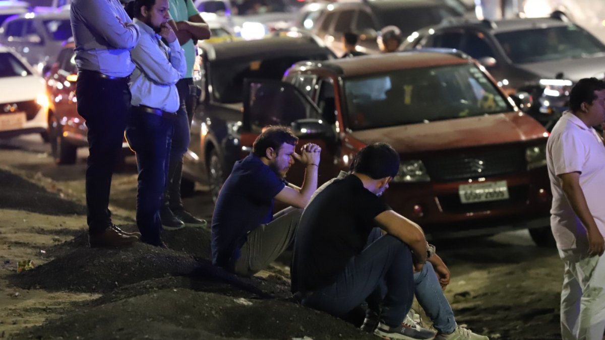 El consejero Augusto Verduga en la escena del crimen de Jimmy Ruiz.