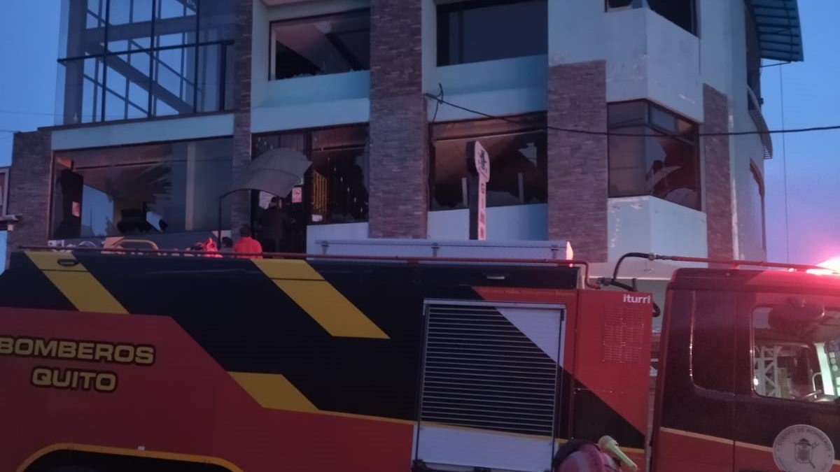 La explosión en un departamento del sector La Florida ocasionó una onda expansiva que afectó tres casas de ese sector residencial del norte de Quito.