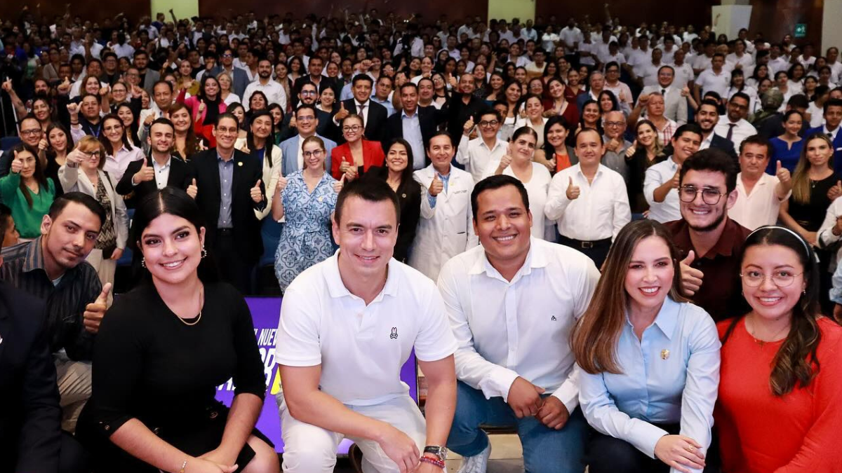 Daniel Noboa en un evento con jóvenes, meses atrás.