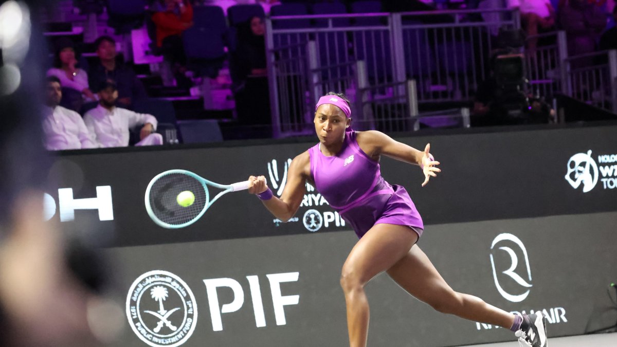 La tenista norteamericana venció por 7-6(4) y 6-3 a la # 1 Aryna Sabalenka .