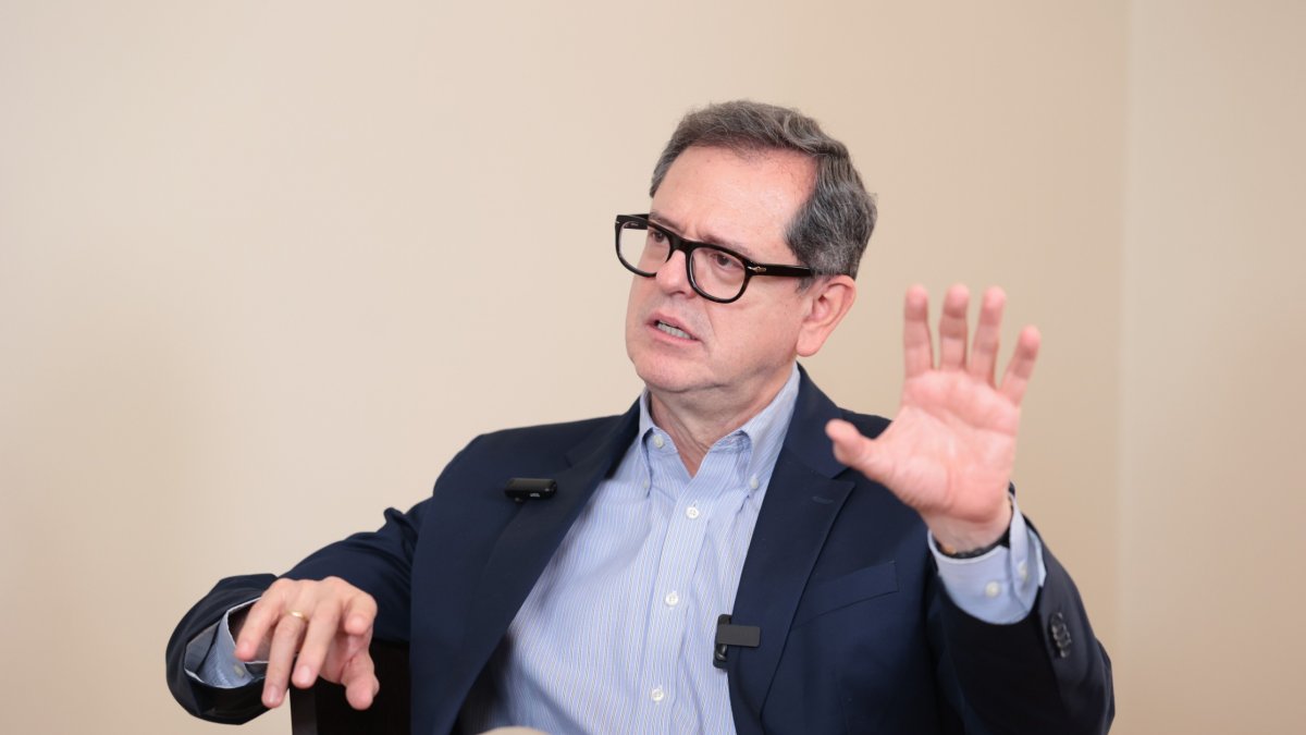 El candidato a la Presidencia Carlos Rabascall priorizará el pago de la deuda interna que la externa.