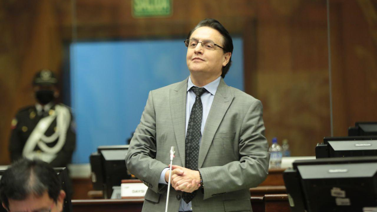 Los supuestos chats de Villavicencio que únicamente están siendo publicados son útiles para el crimen.