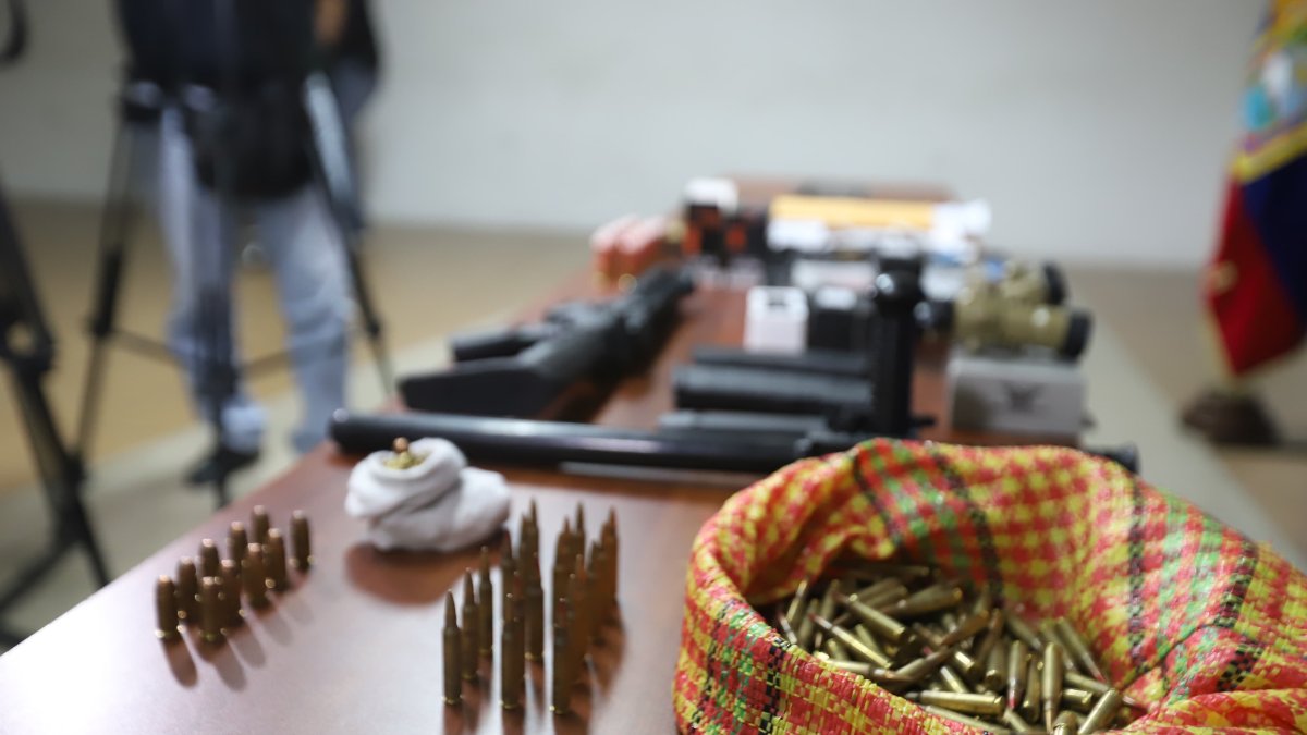 Militar tenía armamento ilegal en su poder.