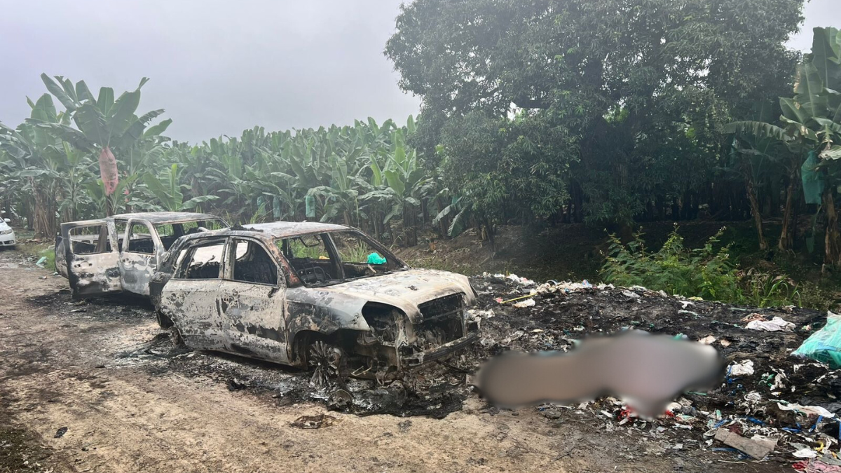 Machala. Uno de los hallazgos fue un vehículo incinerado.