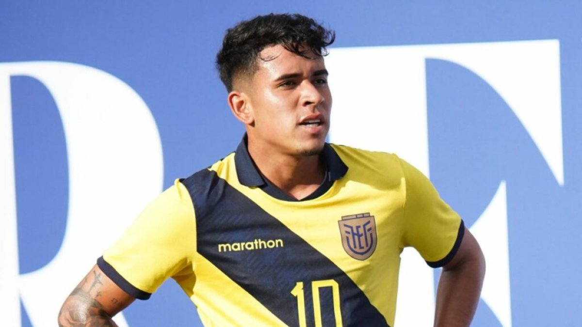 Kendry Páez fue defendido con todo por su entrenador Sebastián Beccacece.