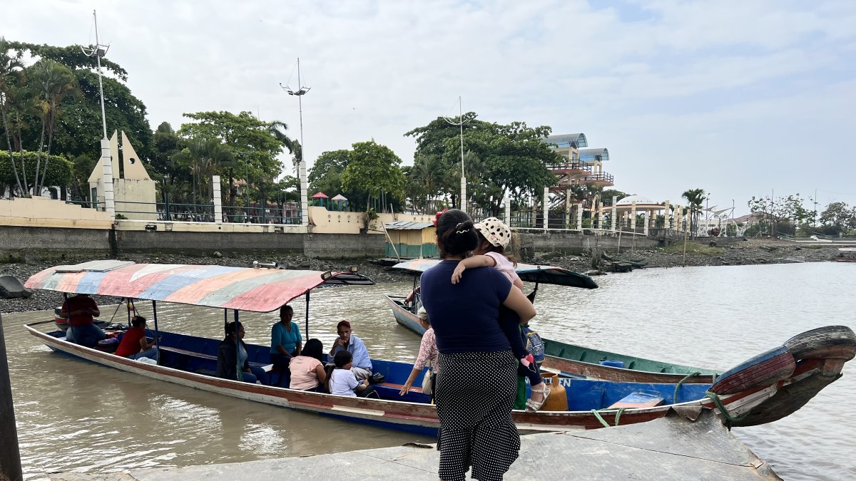 Mantenimiento. La plataforma del muelle de la cabecera cantonal de Samborondón está en malas condiciones.