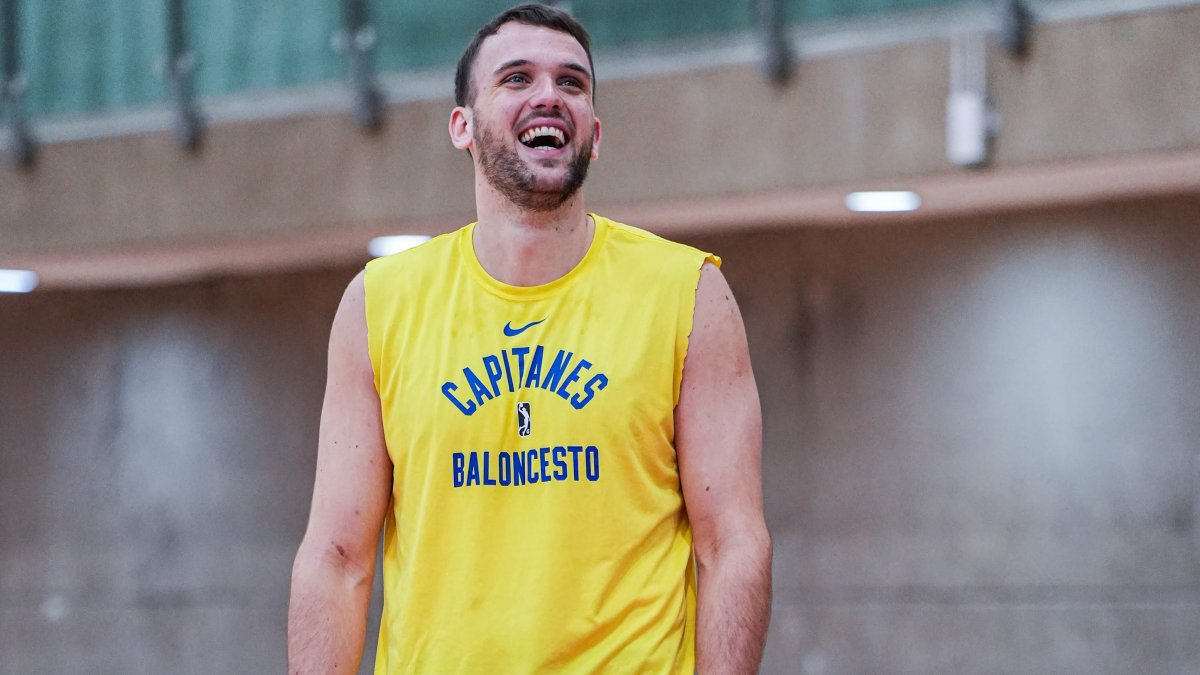 Haase, quien jugaba en México, se convirtió en octubre pasado en el primer chileno en la G-League, la Liga de Desarrollo de la NBA.