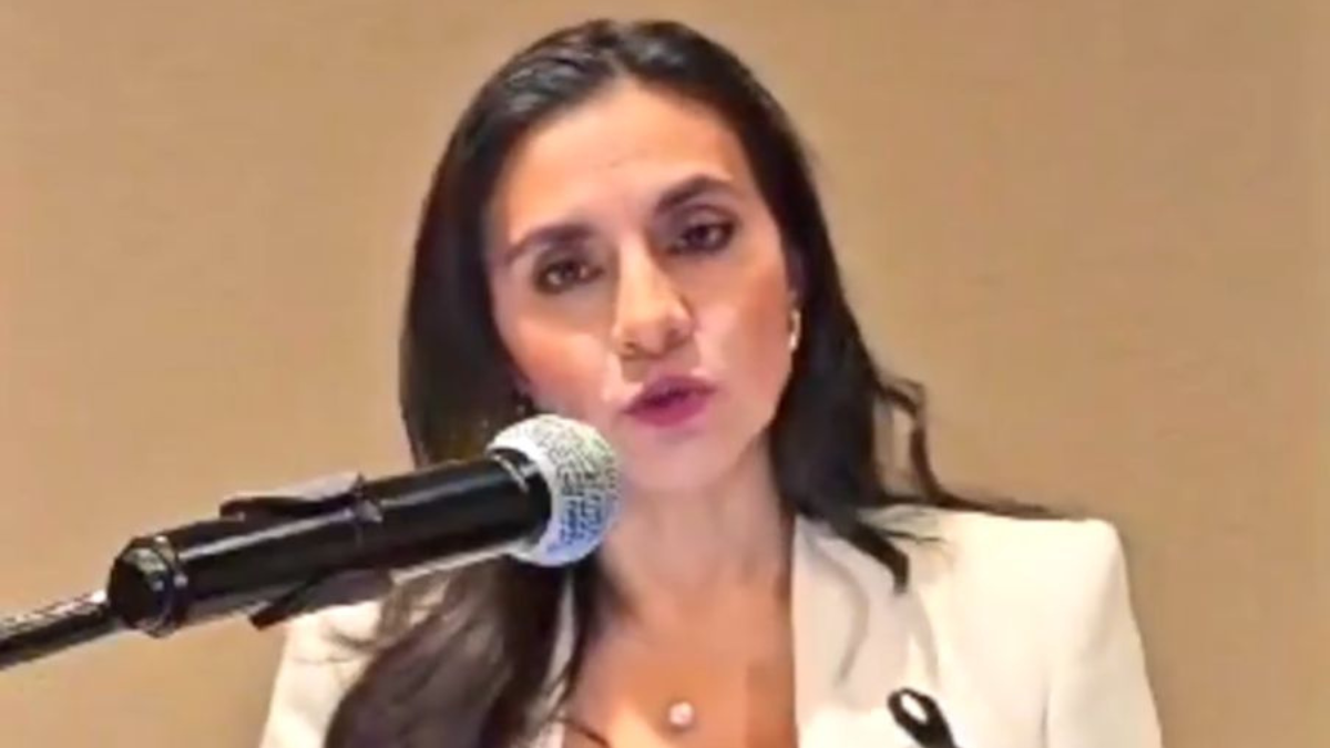 La vicepresidenta de la República, Verónica Abad, durante su pronuciamiento.