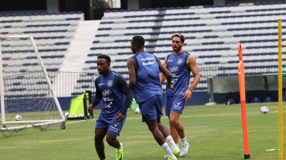 Leonardo Campana entrenando con la selección ecuatoriana.