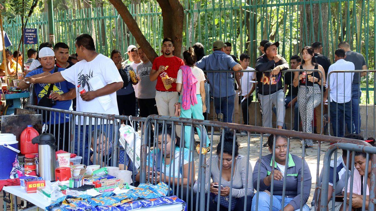 Migrantes de distintas nacionalidades temen que la llegada de Trump a la Casa Blanca complique su situación migratoria.