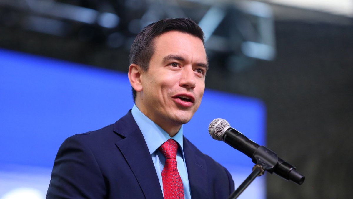 Daniel Noboa logró quitarse a dos personajes incómodos: Verónica Abad y Jan Topic.