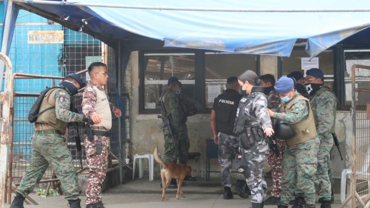En un informe preliminar, la Policía Nacional señala que habría -al menos- siete muertos.