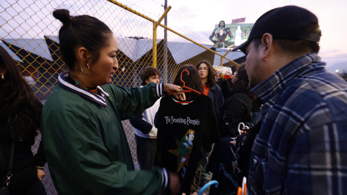 Fanáticos de The Smashing Pumpkins llegan al Coliseo Rumiñahui.