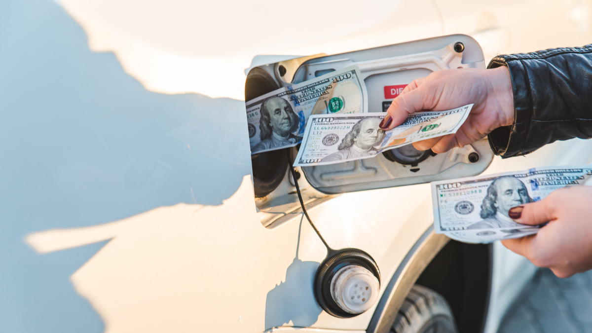 Este martes 12 de noviembre de 2024, los precios de la gasolina Extra y Ecopaís tuvieron un incremento.