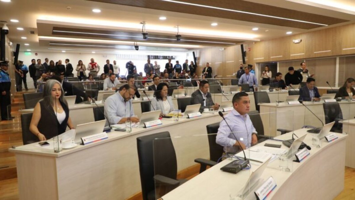 El Concejo Metropolitano aprobó la ordenanza que regula el cobro de una tasa del peaje.