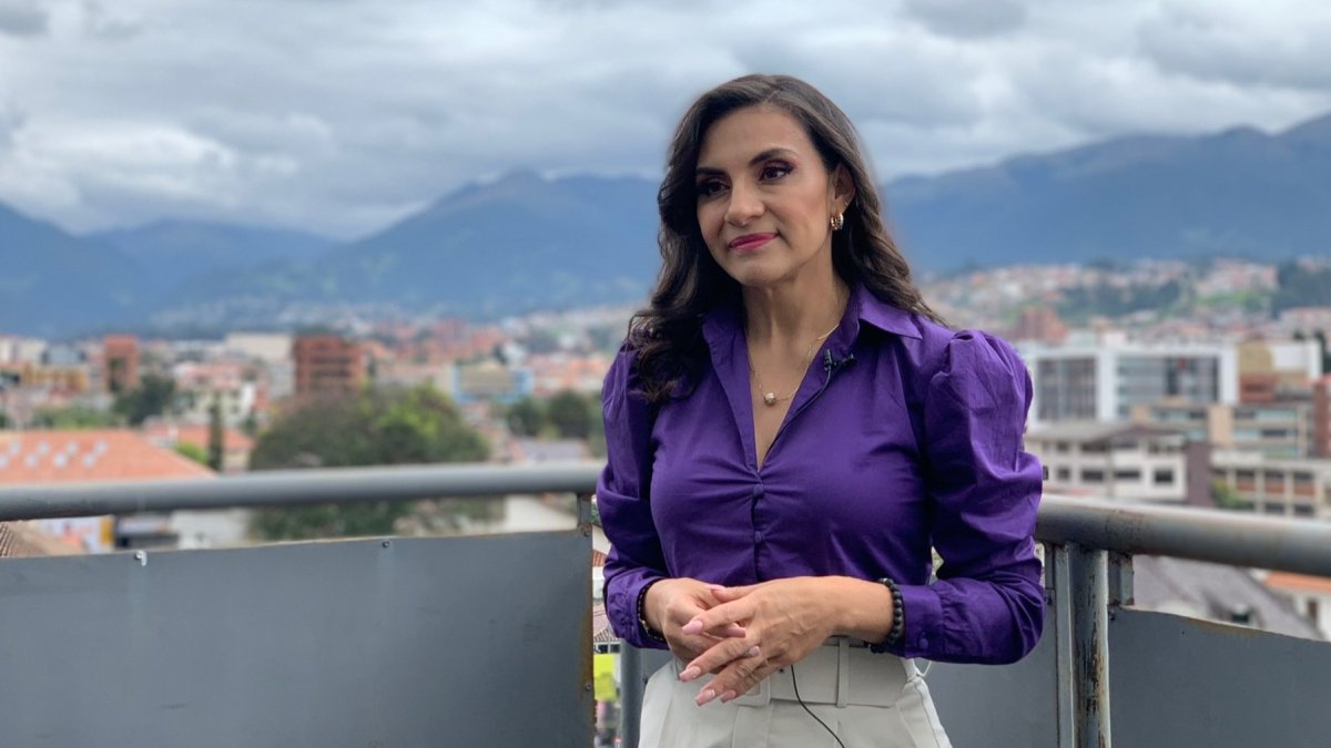 La vicepresidenta Verónica Abad aseguró que regresará al país, luego de haber sido suspendida por el Ministerio de Trabajo.