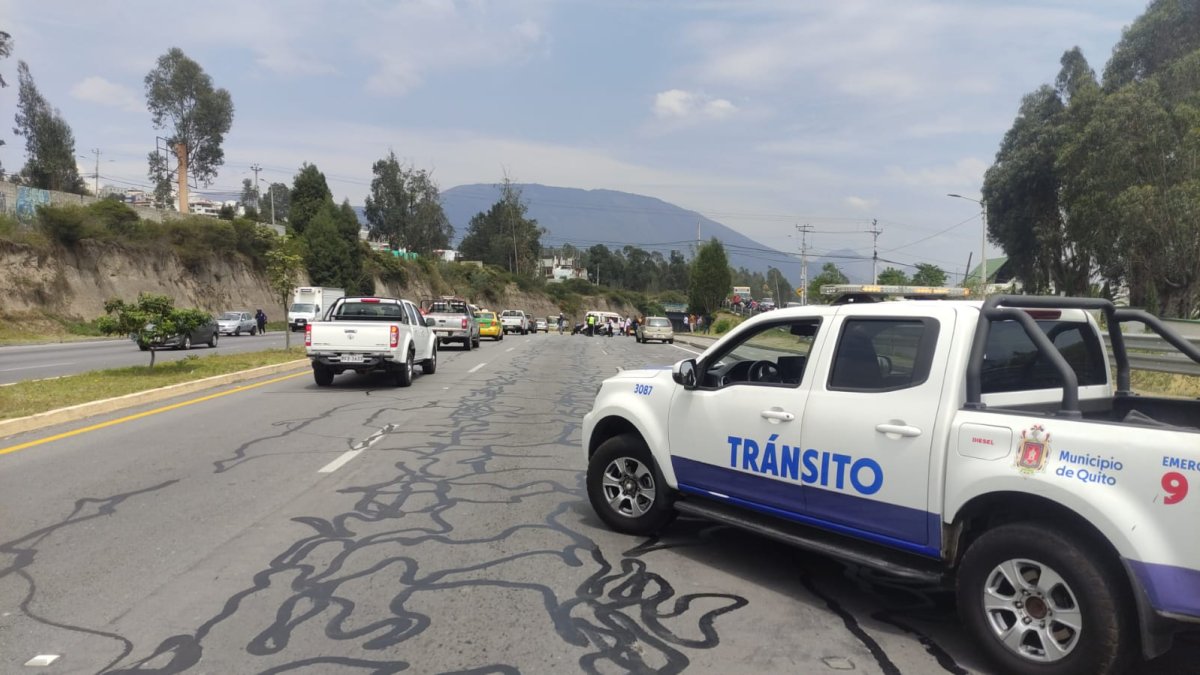 Uno de los siniestros de tránsito se registró en la av. Simón Bolívar y Panamericana Norte, en Carapungo.