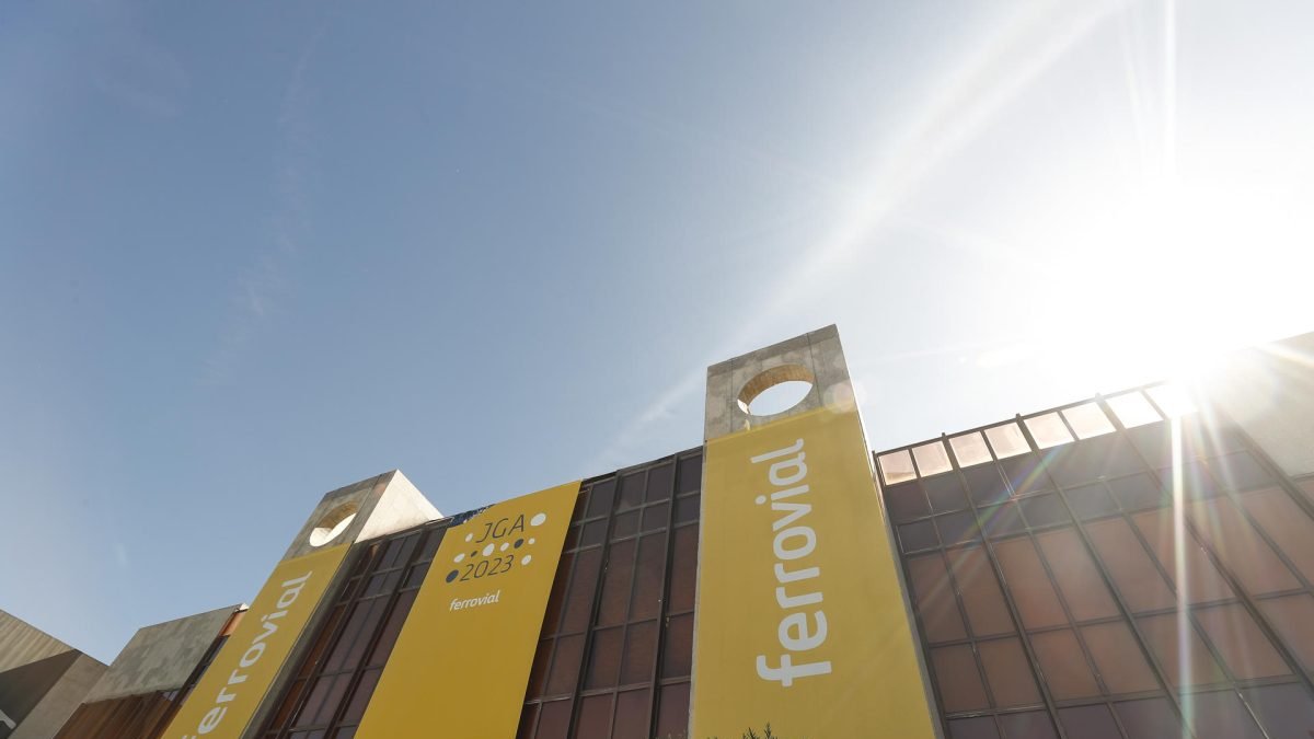 Empresa. El logo de la compañía española Ferrovial.