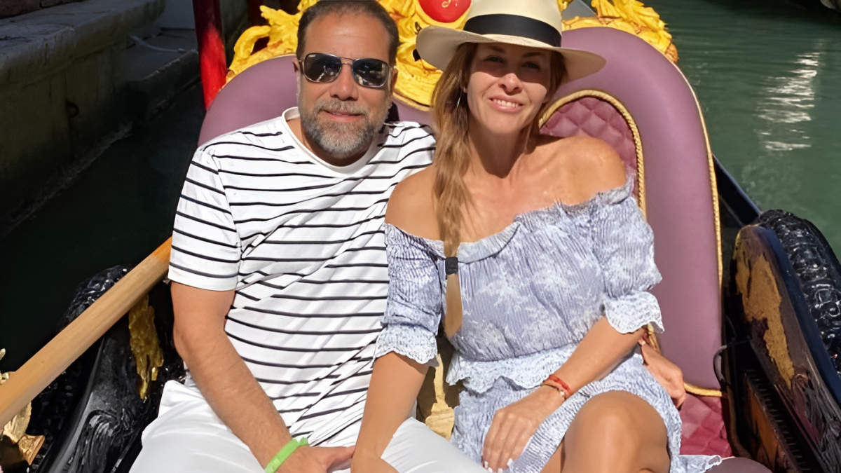 Meche Cuesta con su novio.