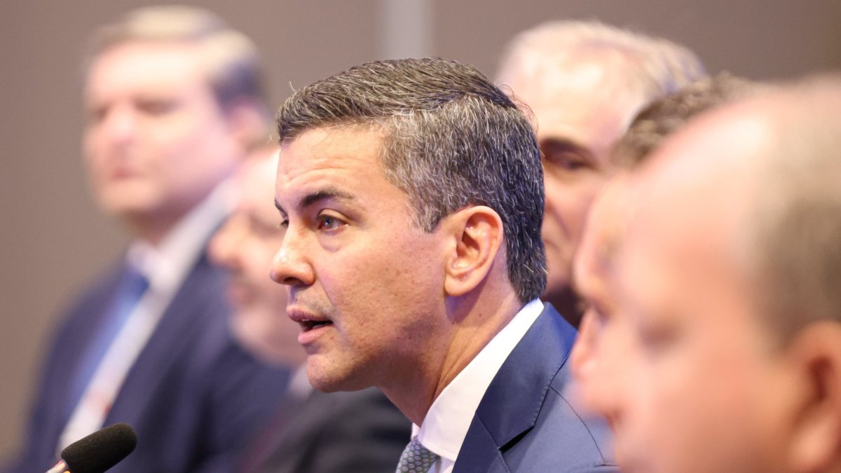 El presidente de Paraguay, Santiago Peña, canceló el viaje a última hora.