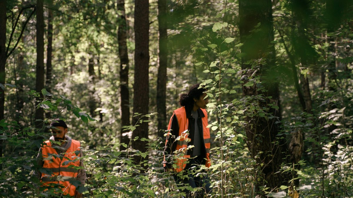 Referencial. El personal de la fundación recorren reservas ecológicas.