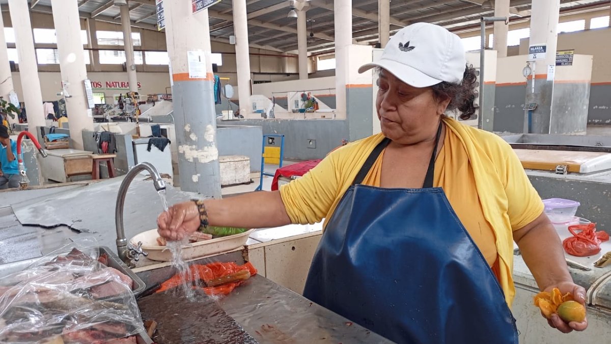 Al mediodía, los negocios del centro empezaron ya a tener el servicio.