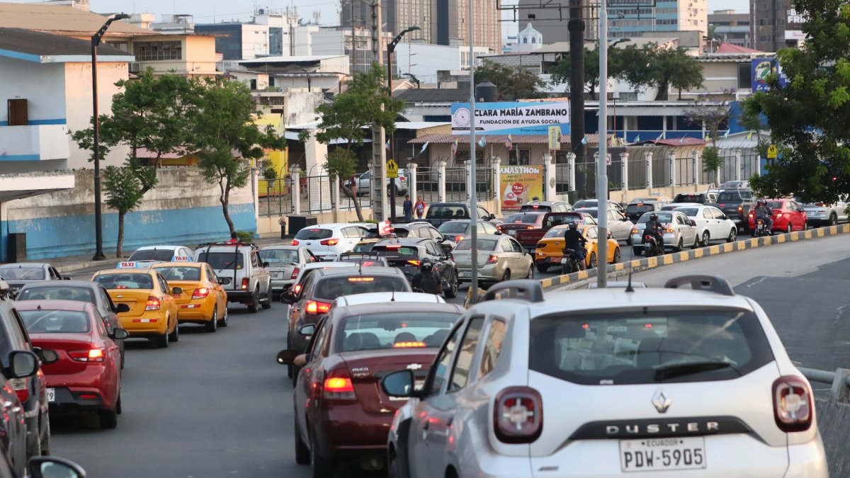 Alrededor de las 18:30, este era el panorama en la avenida de Las Américas.