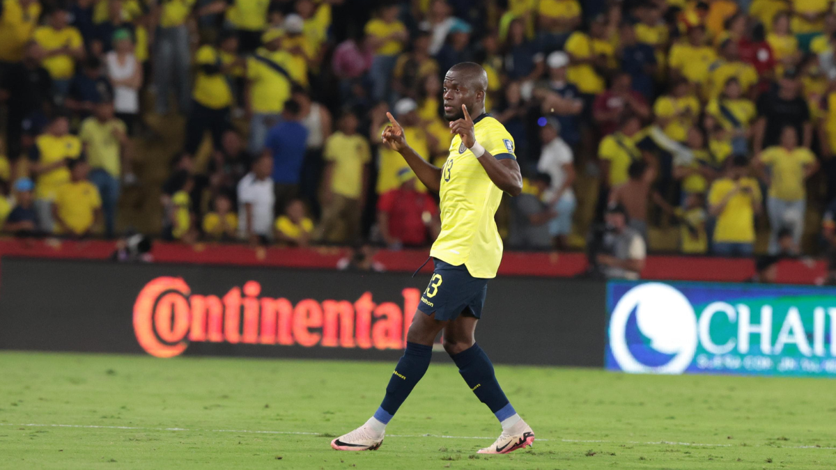 Enner Valencia abrió el marcador de Ecuador ante Bolivia.