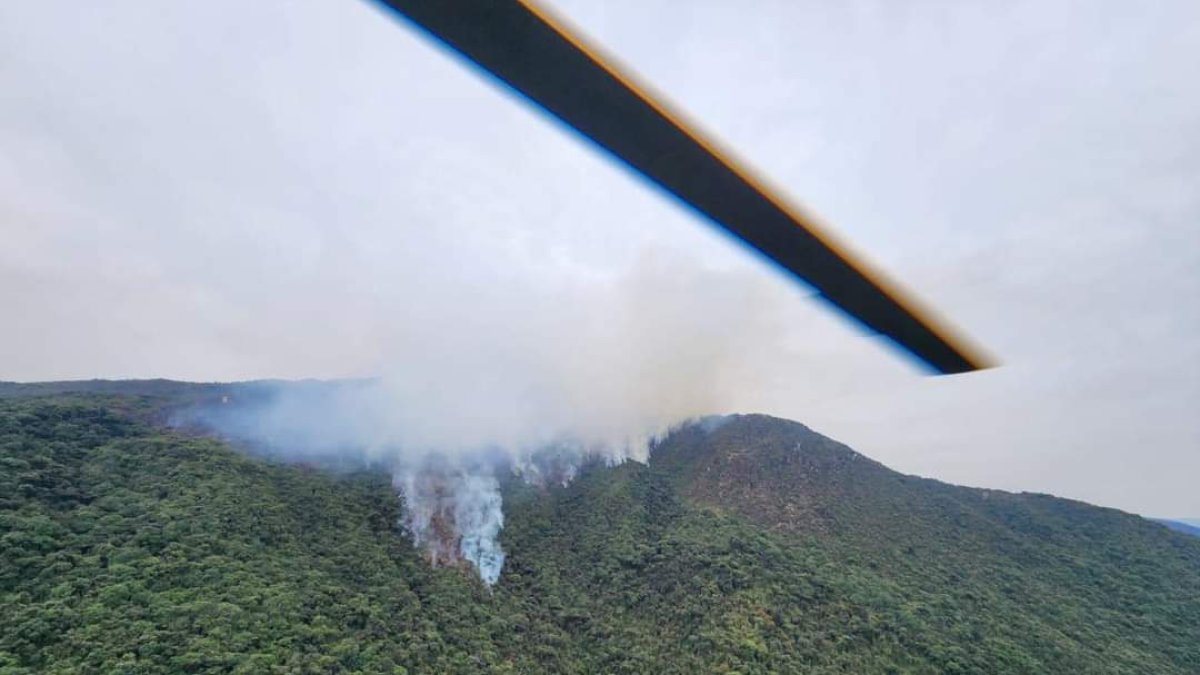 En Azuay se mantienen activos siete incendios forestales que afectan principalmente a Cuenca.