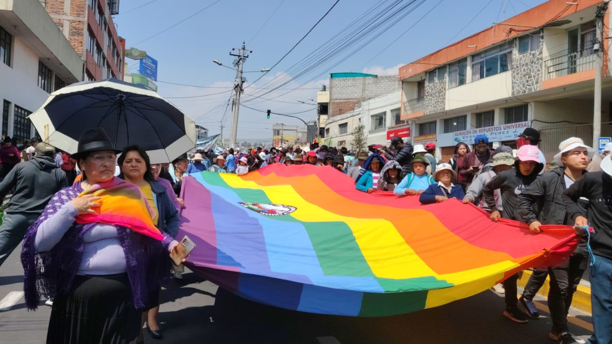 La marcha recorrió las principales calles de Latacunga.
