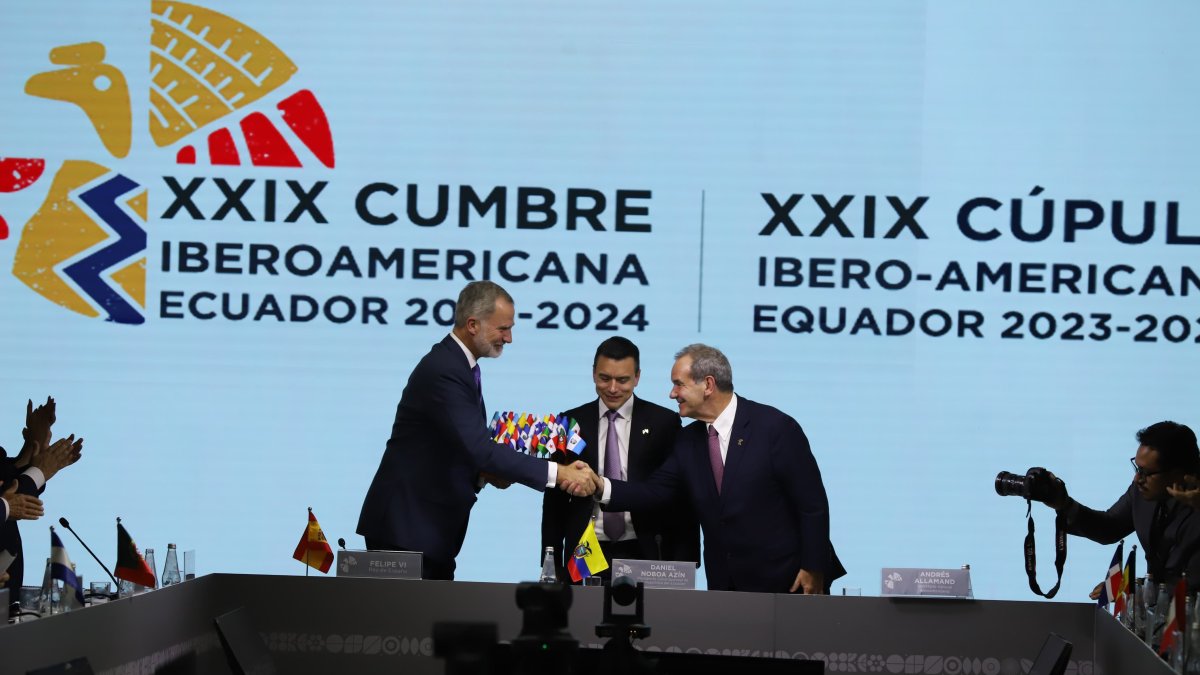 El presidente Daniel Noboa pasó la Secretaria Pro Témpore de la Cumbre al rey Felipe VI de España.