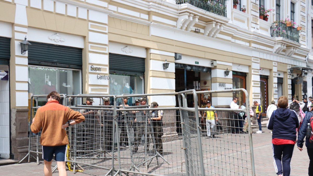 Ante las movilizaciones anunciadas para este 15 de noviembre, ya se registran cierres en el Centro Histórico