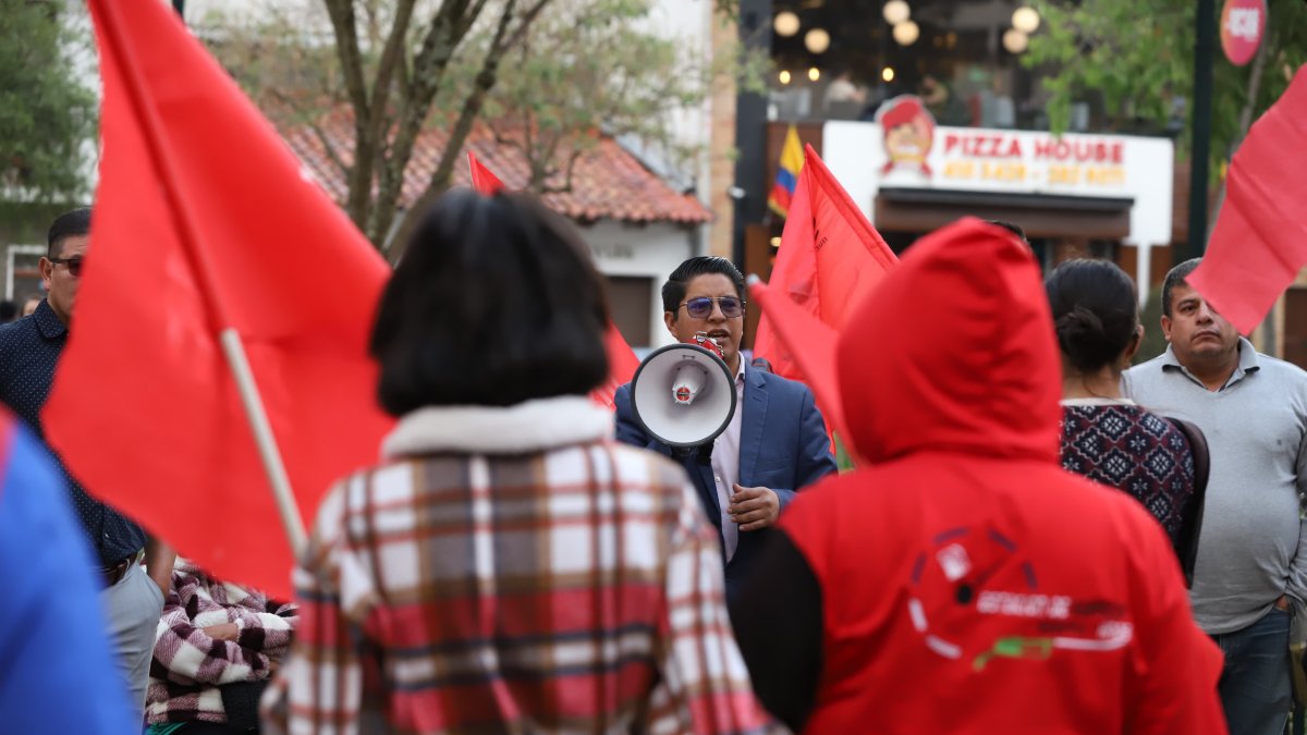 Concentración. Según lo anunciado, se espera que el punto final de la concentración sea en la Gobernación de Azuay.