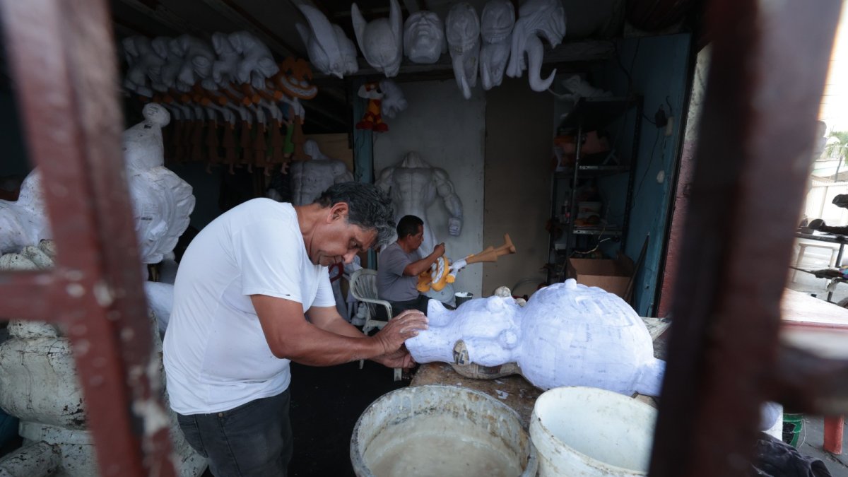 La falta de clientes es evidente hoy en la tradicional calle.
