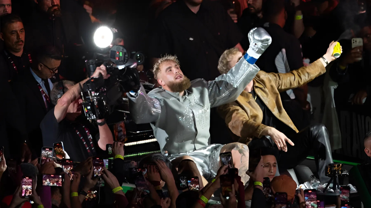 Jake Paul, 'influencer' de las redes sociales, superó este viernes por decisión unánime a Mike Tyson.